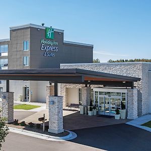 Holiday Inn Express & Suites Ludington, An Ihg Hotel